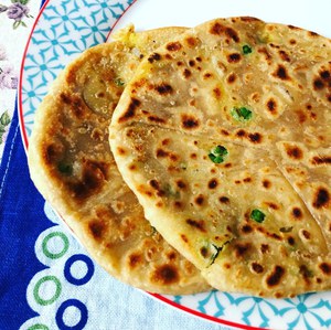 Aloo Paratha con Chutney verde - Niraj Shah