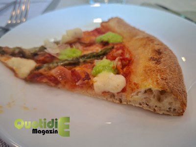 Valutazione di una delle pizze in gara